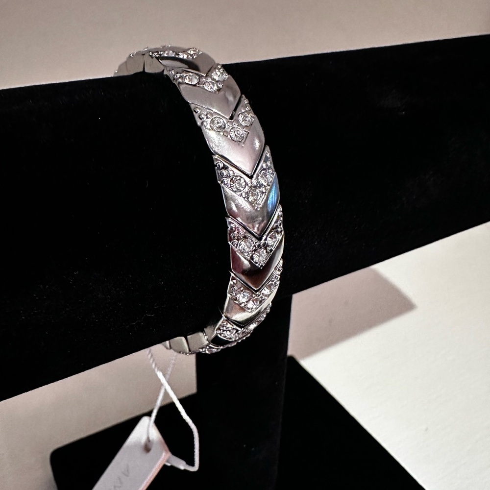 Elegant Silver Chevron Bracelet with Crystals
